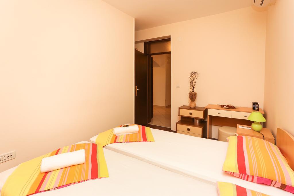 Stone House Apartament *